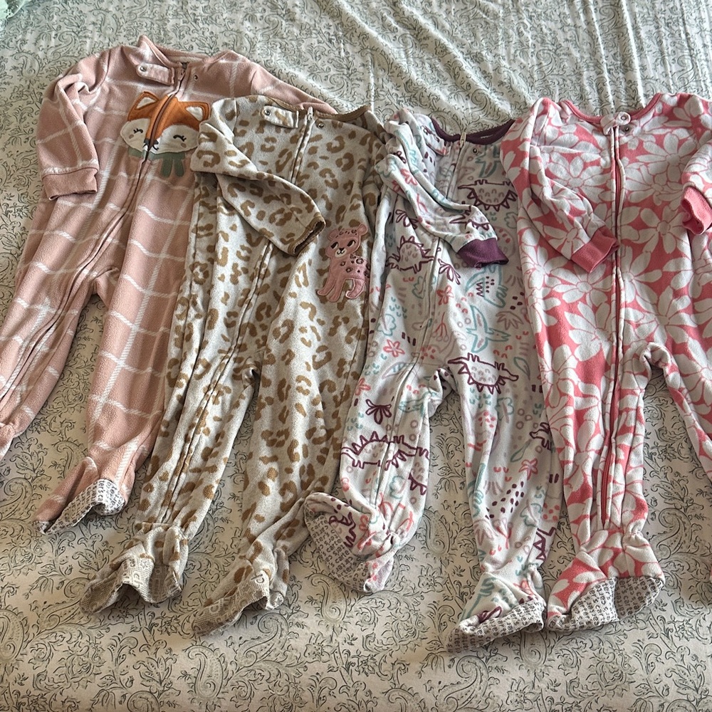Carter's 2T Pajamas Set